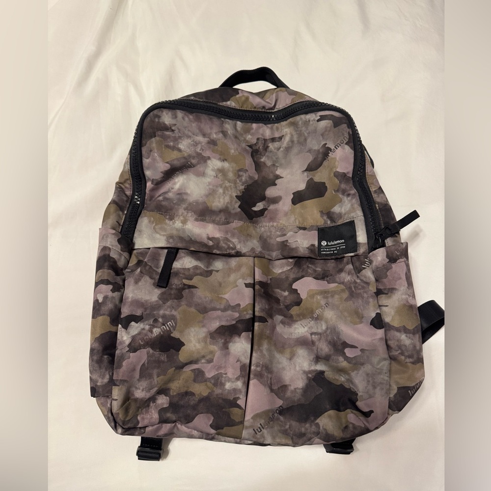 lululemon athletica army green, Black and grey Backpack with Camouflage Design